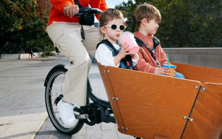 Famille en cargo pour la rentrée 