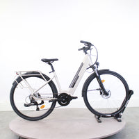 VTC électrique Nakamura Crossover V