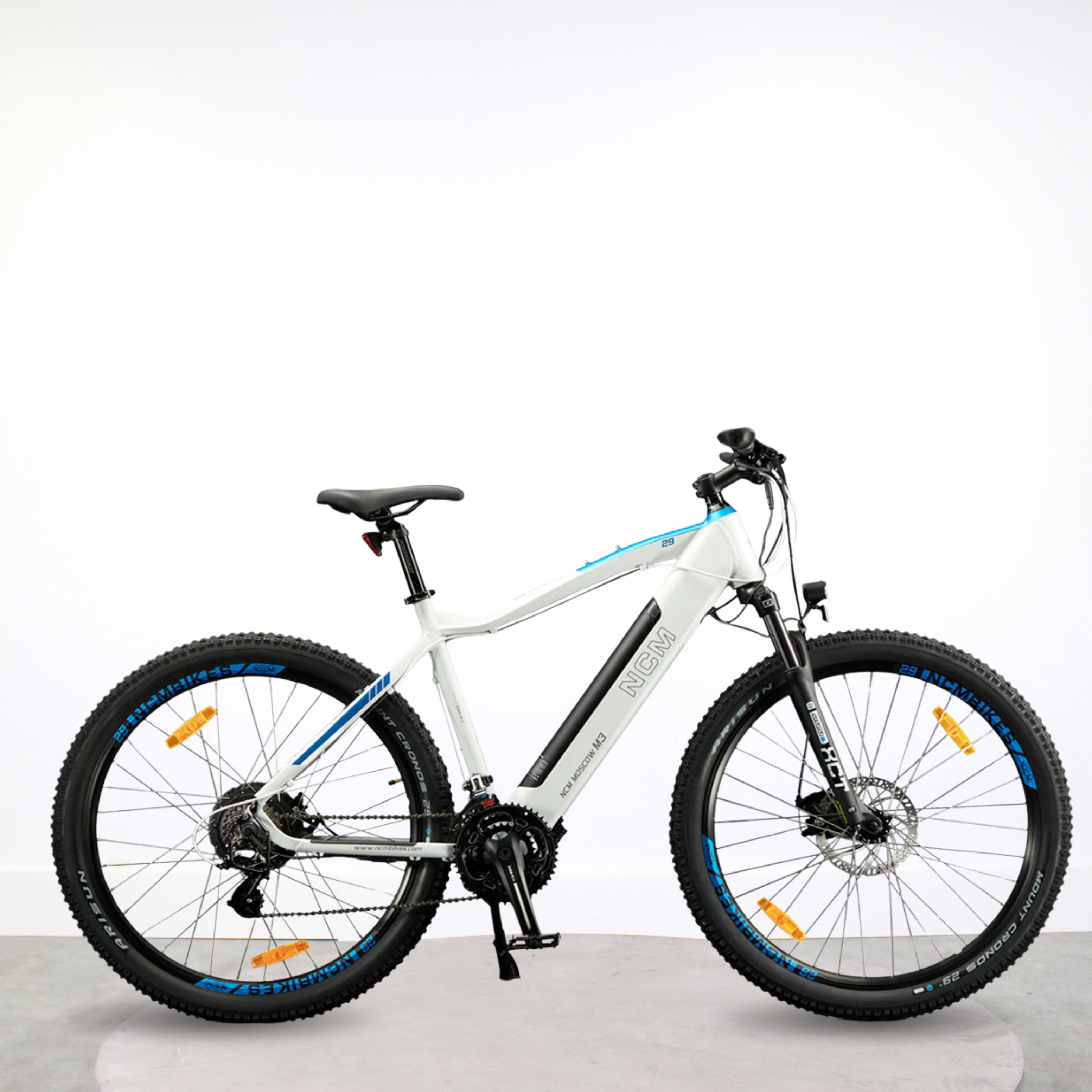 Vélo de ville électrique NCM M3 blanc 26