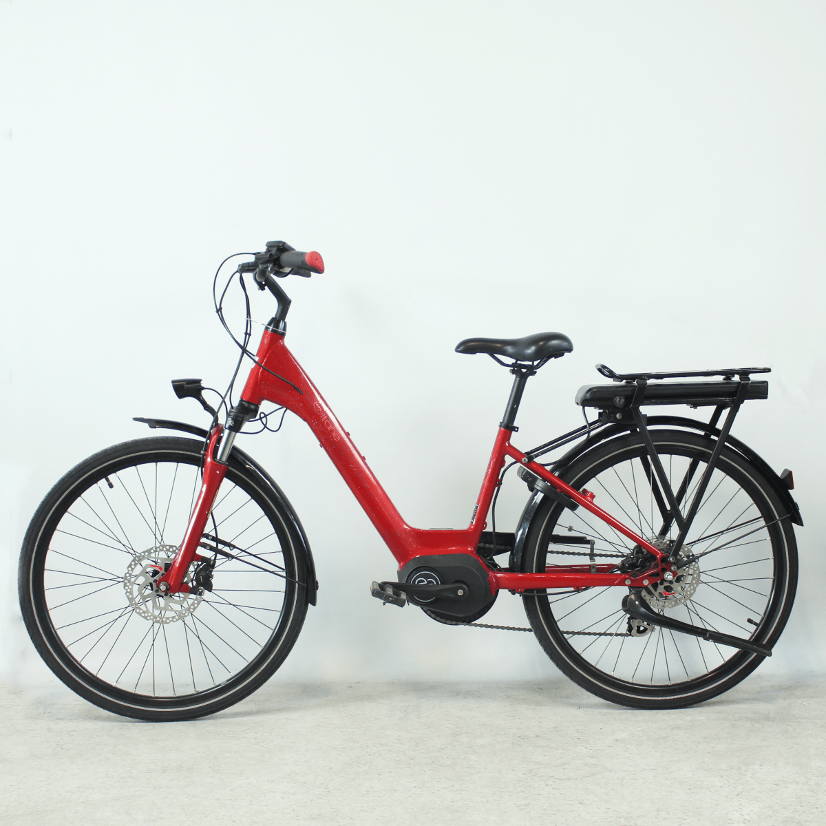Vélo électrique reconditionné E-Central rouge | LOEWI