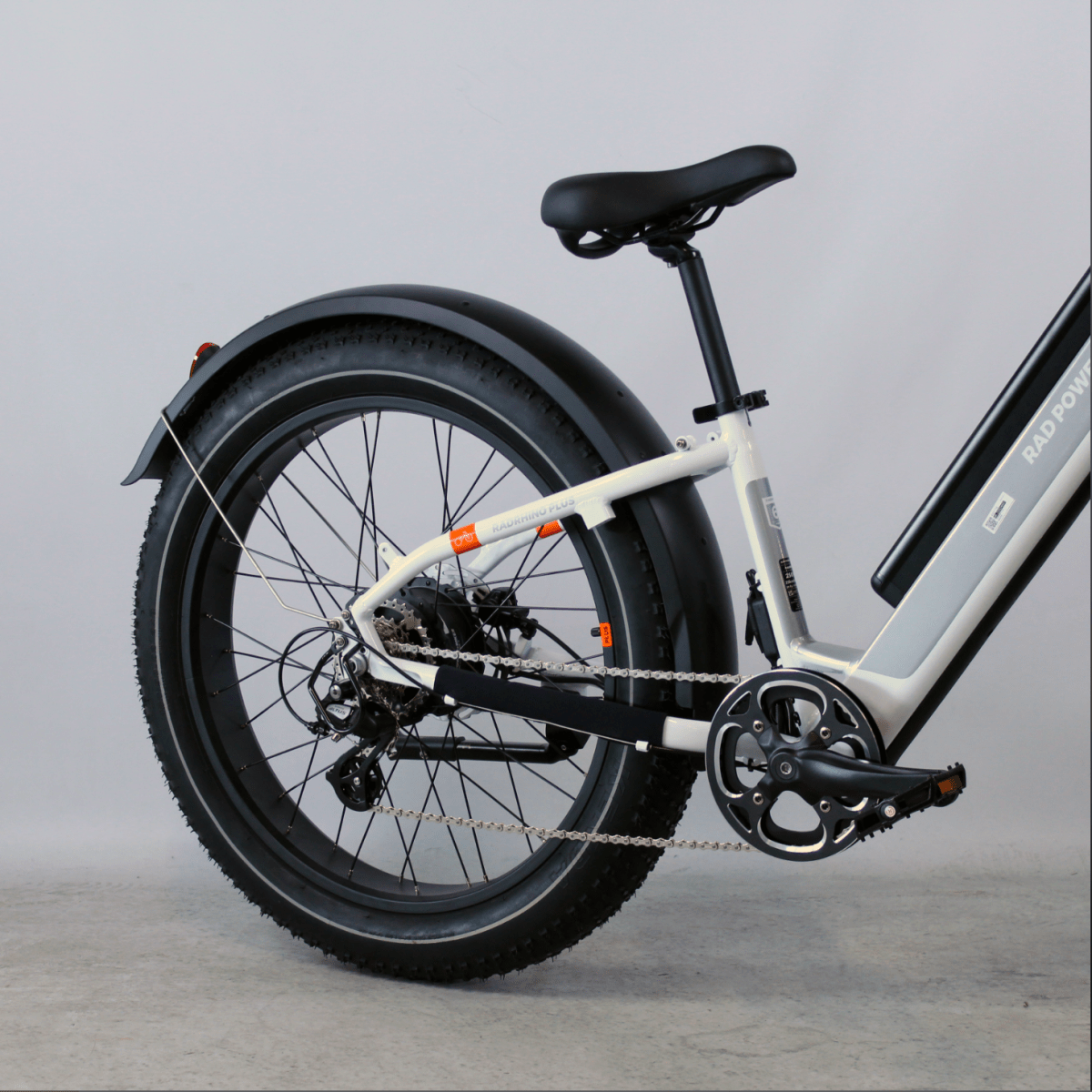 Vélo électrique reconditionné RadRhino 6 Plus Step-Thru blanc | LOEWI